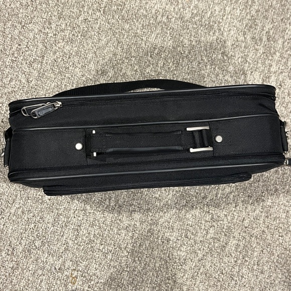 Samsonite Black Laptop Shoulder Messenger Bag - Picture 3 of 10